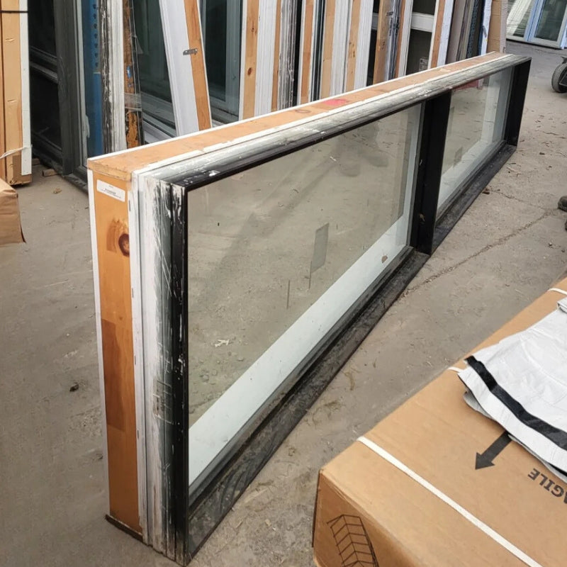 Fenêtre fixe noire - 141"1/4 x 38"1/2 x 24"3/4