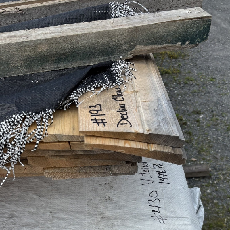 Revêtement déclin naturel - clous apparents