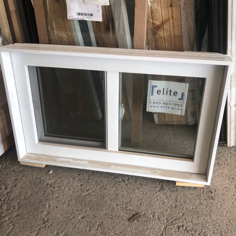 Fenêtre blanche coulissante 35" 1/2 x 21"