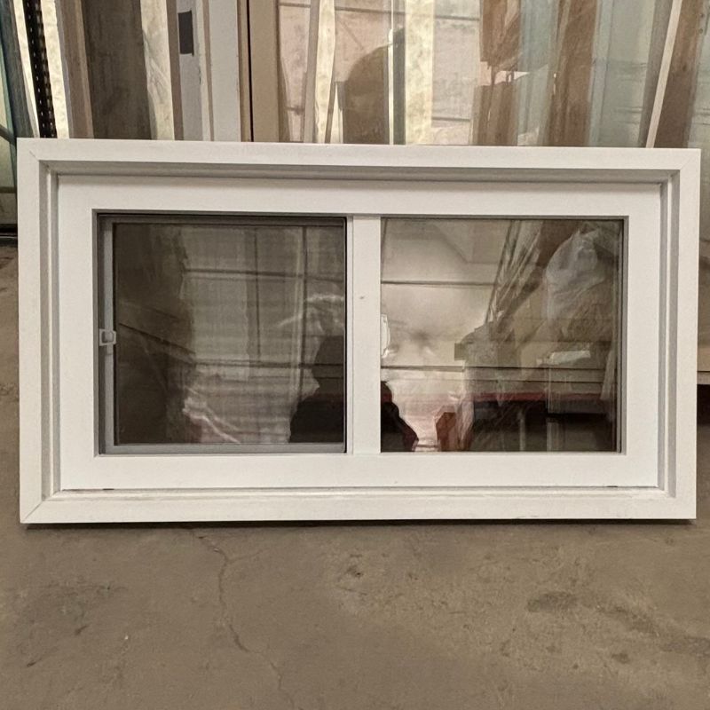 Fenêtre coulissante - 43 3/4 x 23 1/4