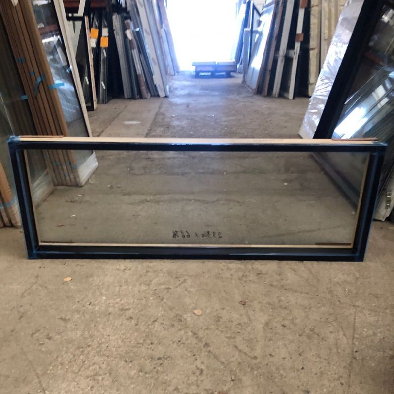 Fenêtre fixe noire - 68"1/4 x 23"1/4