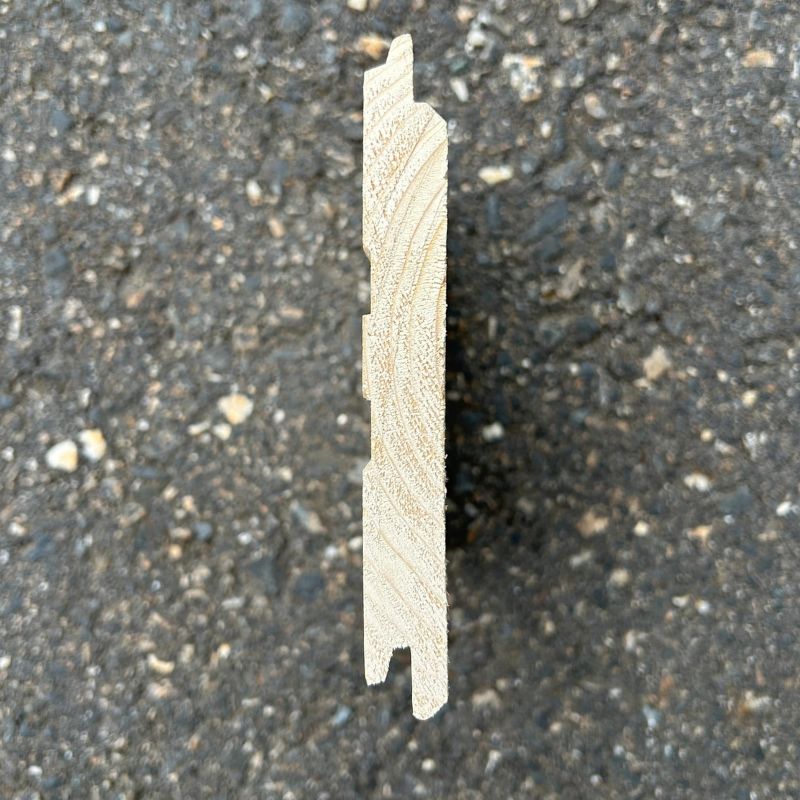 Revêtement extérieur en épinette - v-joint