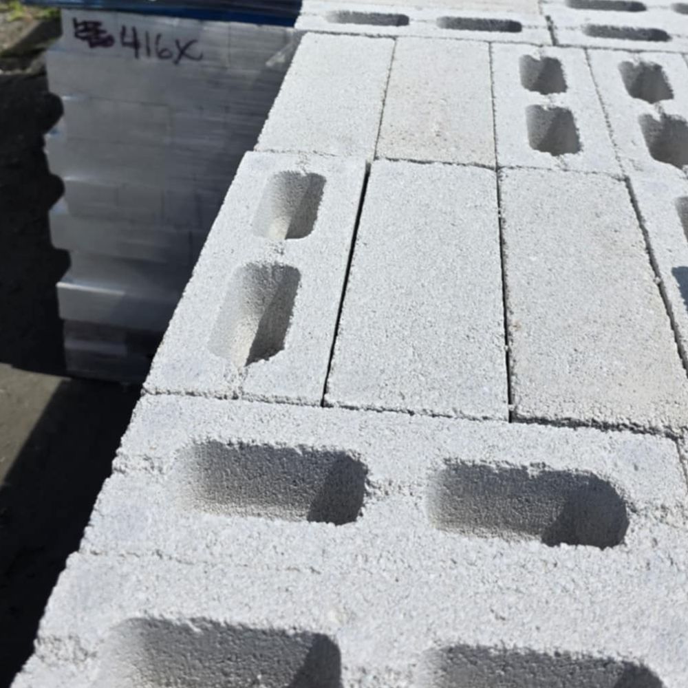 Lot 416 Briques 10'' x 3 1/2'' x 3''