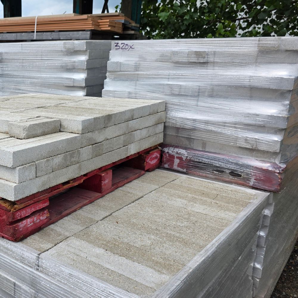 Lot 320 Briques 15 1/2'' x 3 1/2'' x 2 1/4''