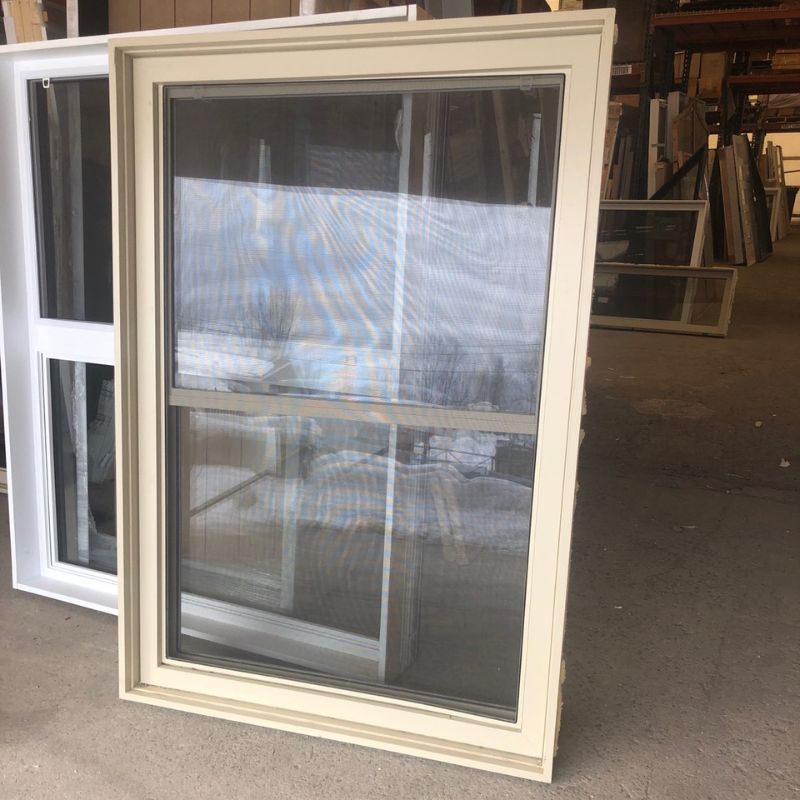 Fenêtre beige Guillotine 48" x 68" 1/2