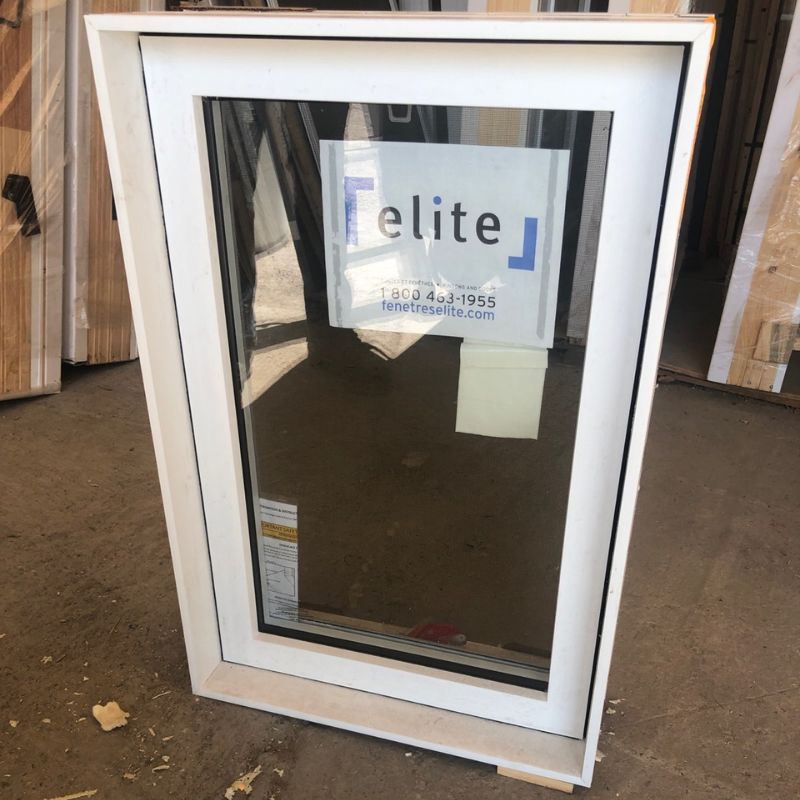 Fenêtre battante blanche - 24" x 36"