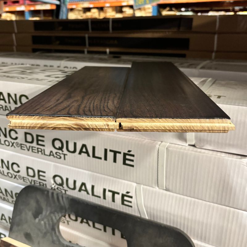 Plancher en orme - couleur café