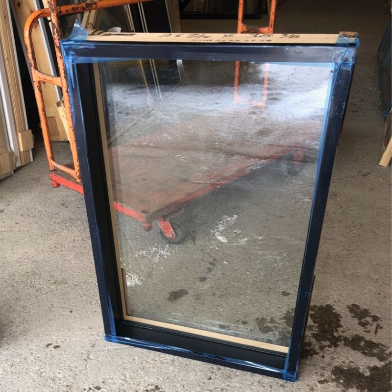 Fenêtre fixe noire - 26" 7/16 x 38"3/8