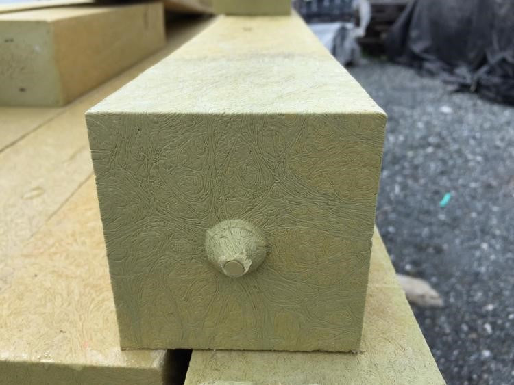 Replast 4 x 4 x 10' Noyer Avantage Plus - Déclassé