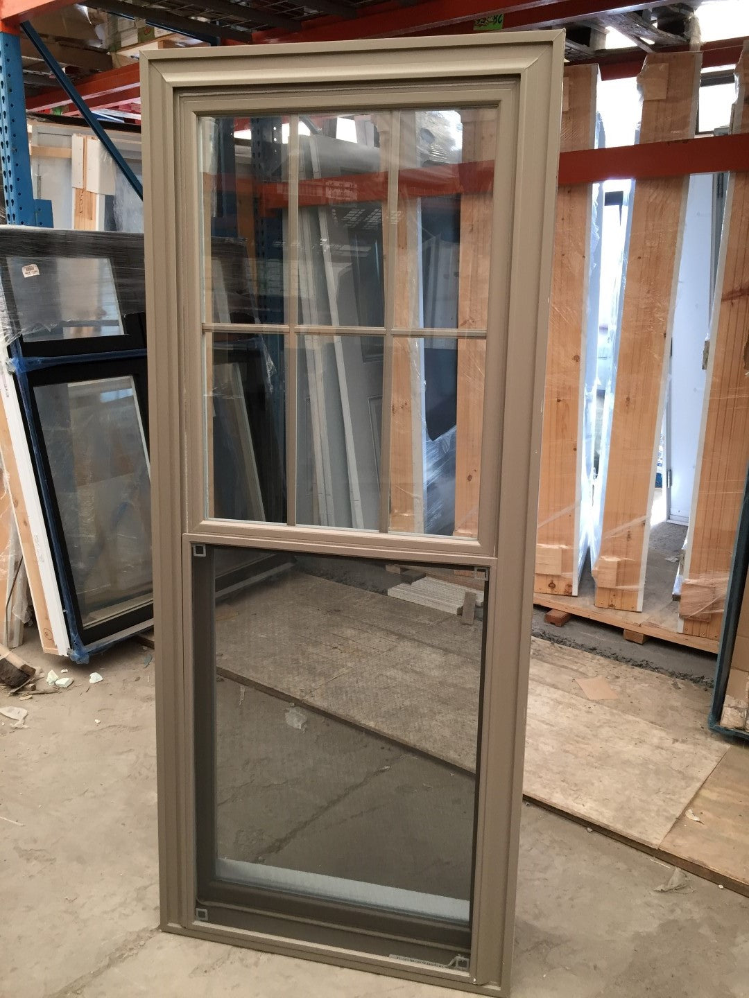Fenêtre à guillotine taupe - 29"1/2 x 71"1/2